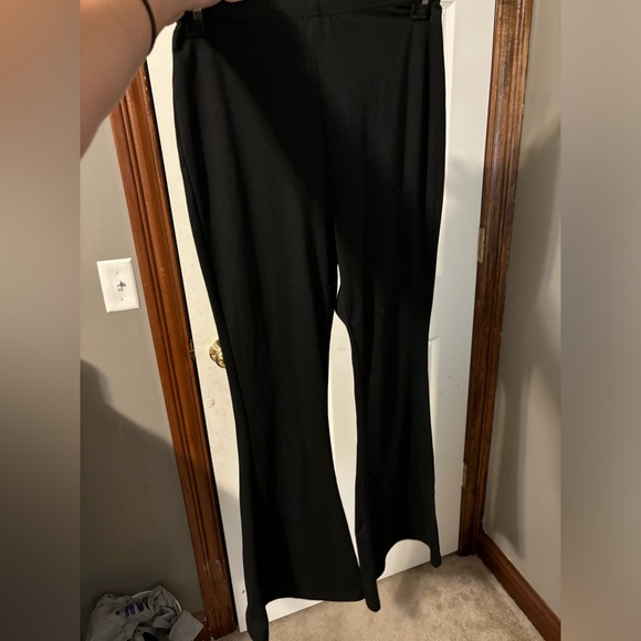 Plain FLARE Leggings. - Picture 1 of 2